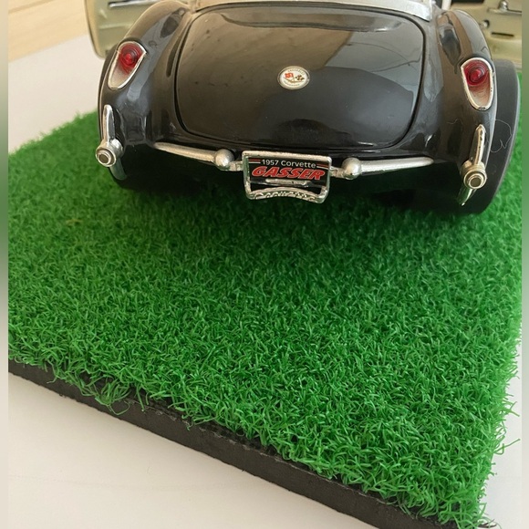 Road Legends 1957 Chevrolet Corvette Gasser 1:18 Diecast Car Black Hot Rod Flame - Picture 6 of 14